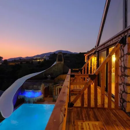 Kaydirakli Ve Akvaryum Villa